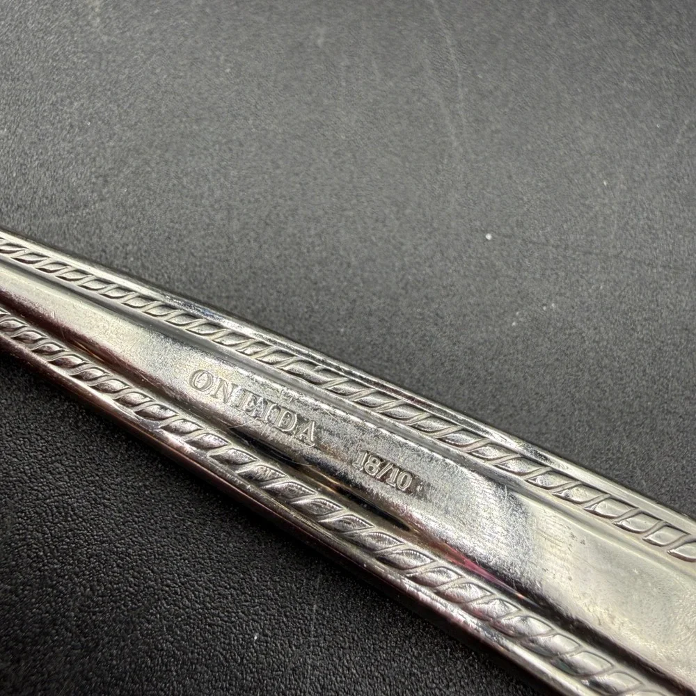 Oneida flourish flatware